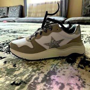 Size 6 NOBO Sneakers